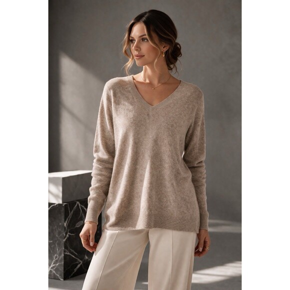Hilary Radley Sweaters - Hilary Radley 100% Cashmere Sweater Women Small Beige V Neck Luxury Soft